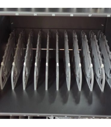Armario de carga para 33 portátiles o tablet de hasta 17 pulgadas.