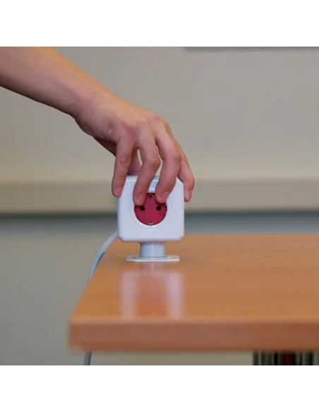 PowerCube rojo. Alargadera 1.5 m. + 4 conexiones a 230V