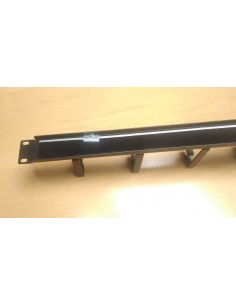 Panel 19" 1U Pasa Hilos Cepillo +  guia cables 5 Anillas de 7 cm.