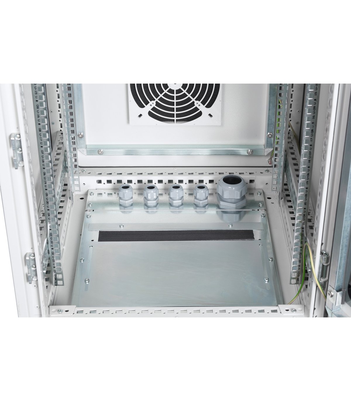 Rack IP55 con puerta de cristal para entornos industriales f800mm